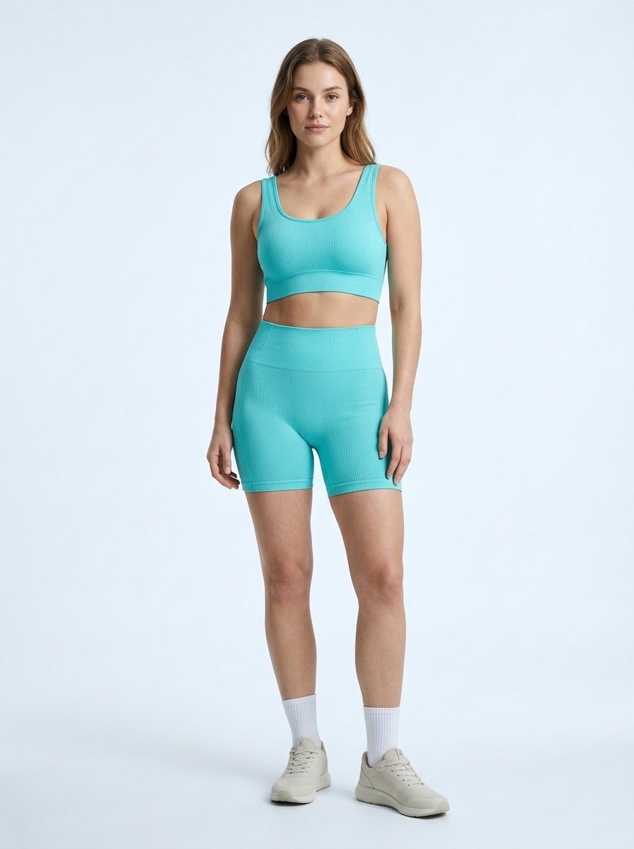 Conjunto de shorts de talle alto, acolchados, de secado rápido y que estilizan la figura, para mujer.