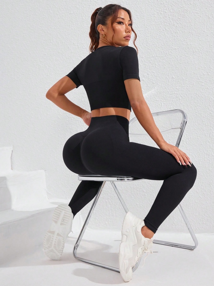Slim Fit Quick-Dry Winter Yoga Set with High-Waisted Long Leggings for Women (without pads)