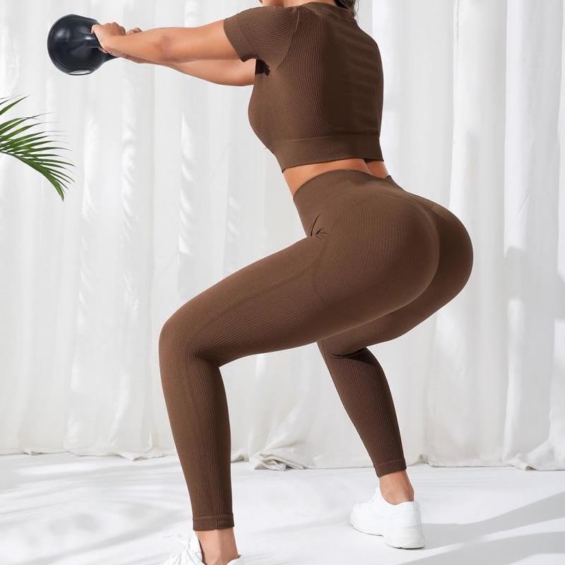 Slim-Fit Quick-Dry High-Waisted Yoga Leggings Set for Women with Sexy Hip-Lifting Effect