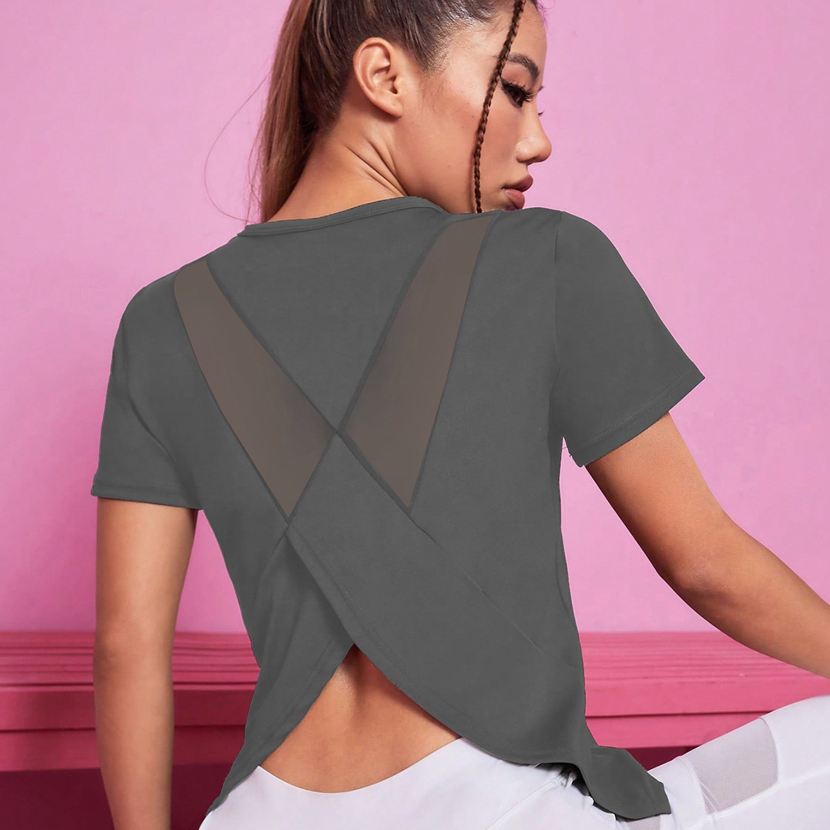 Loose Fit Quick-Dry Backless Mesh Yoga T-Shirt with Slimming Effect for Women