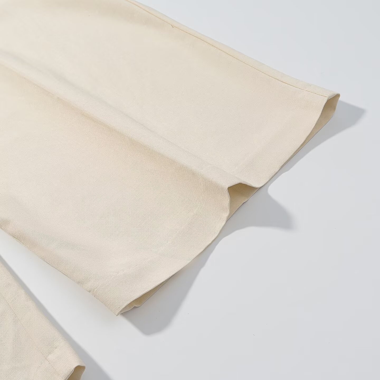 Eleganti pantaloni a gamba larga con pieghe - color bianco sporco