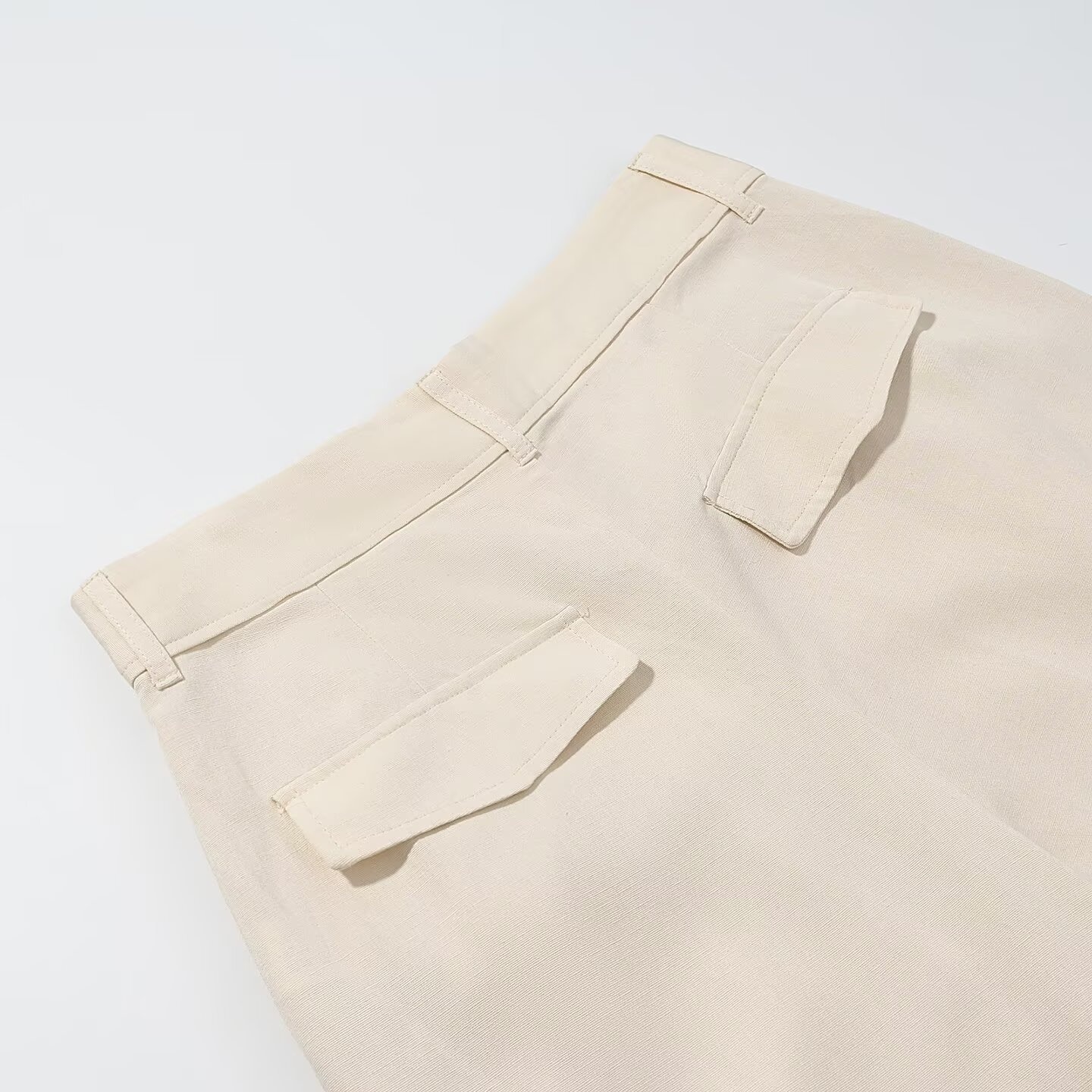 Eleganti pantaloni a gamba larga con pieghe - color bianco sporco