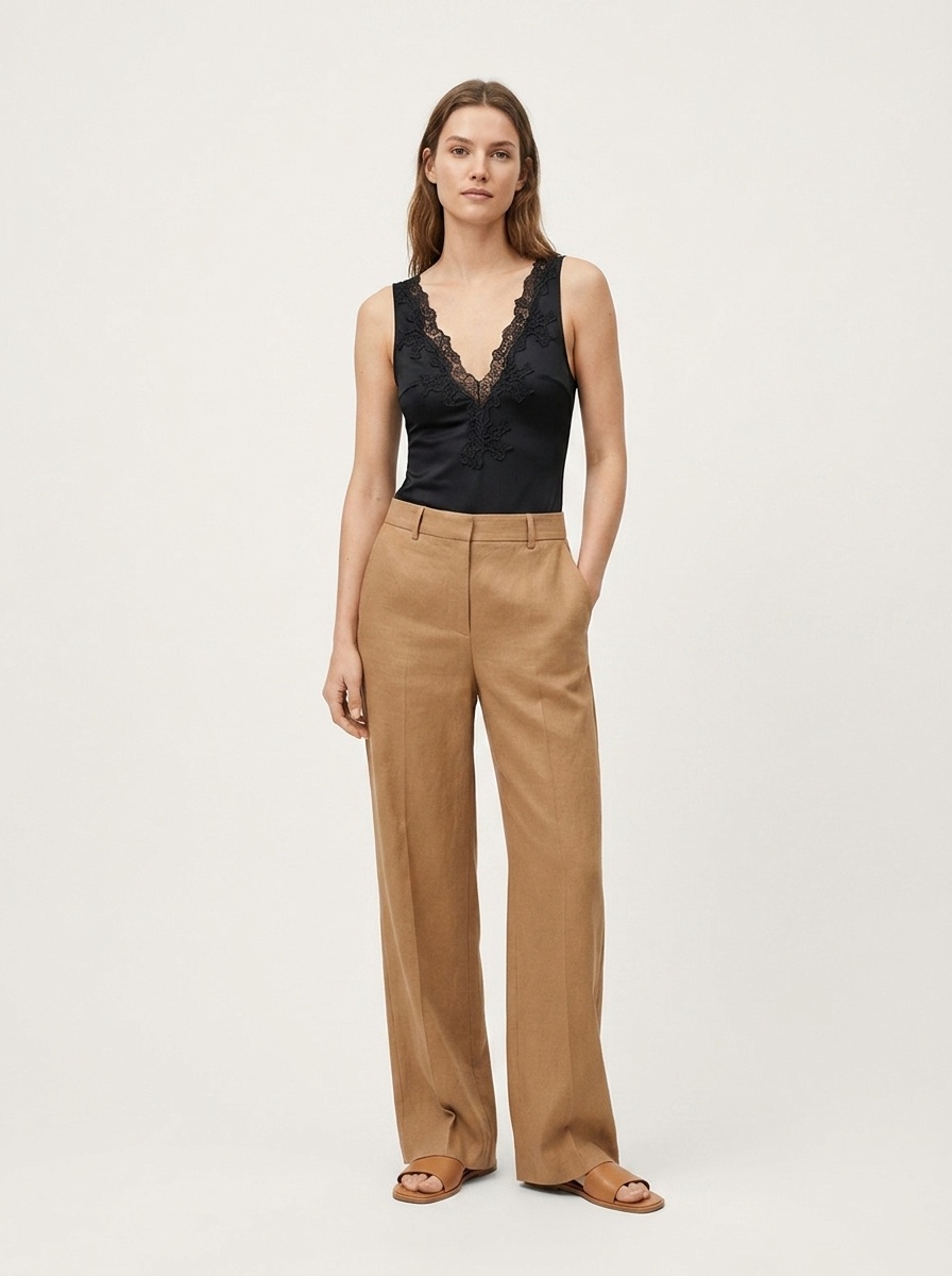 Elegante body in raso e pizzo con scollo a V - Top intimo e da indossare a strati