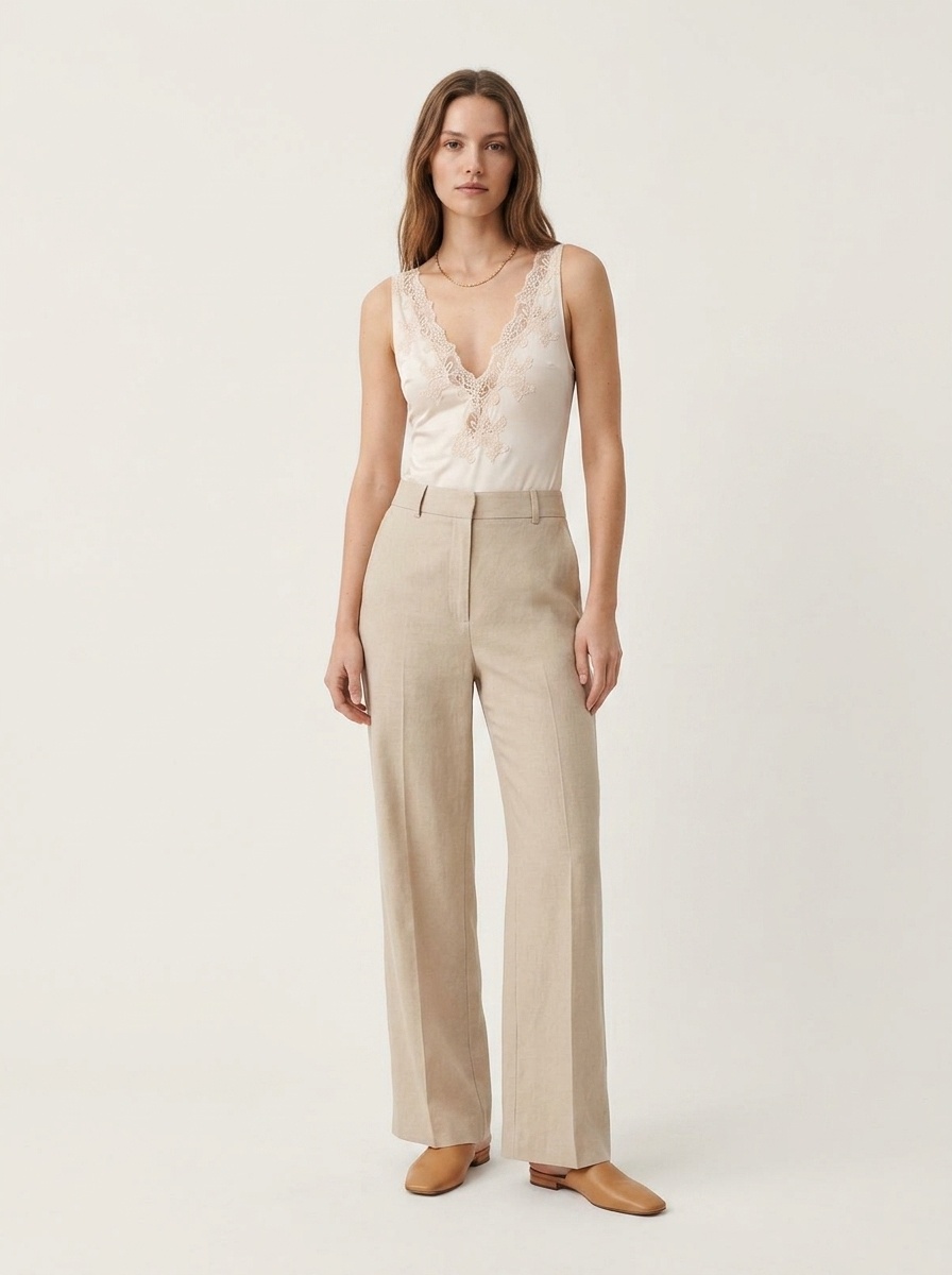 Elegante body in raso e pizzo con scollo a V - Top intimo e da indossare a strati