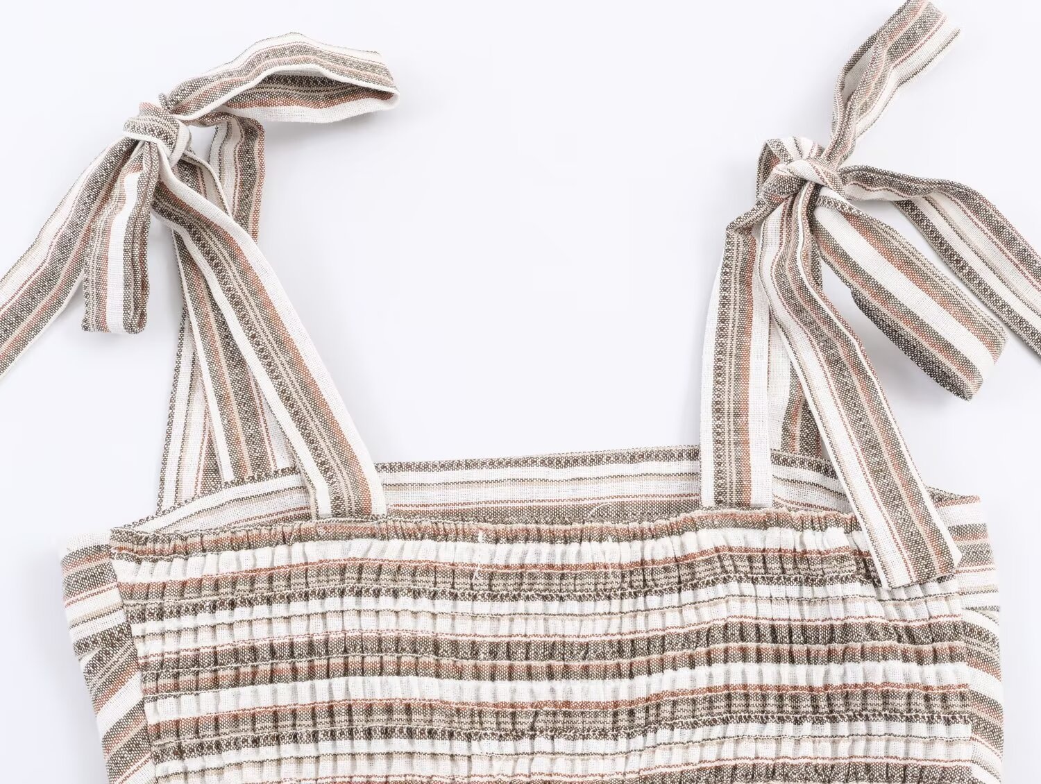 Completo composto da crop top a righe con laccetti sulle spalle e gonna midi - Chic estivo