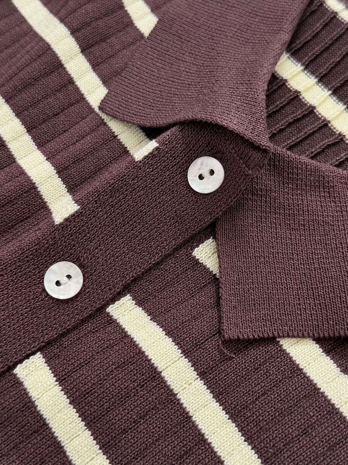Polo da donna a coste a righe - Maniche corte con bottoni