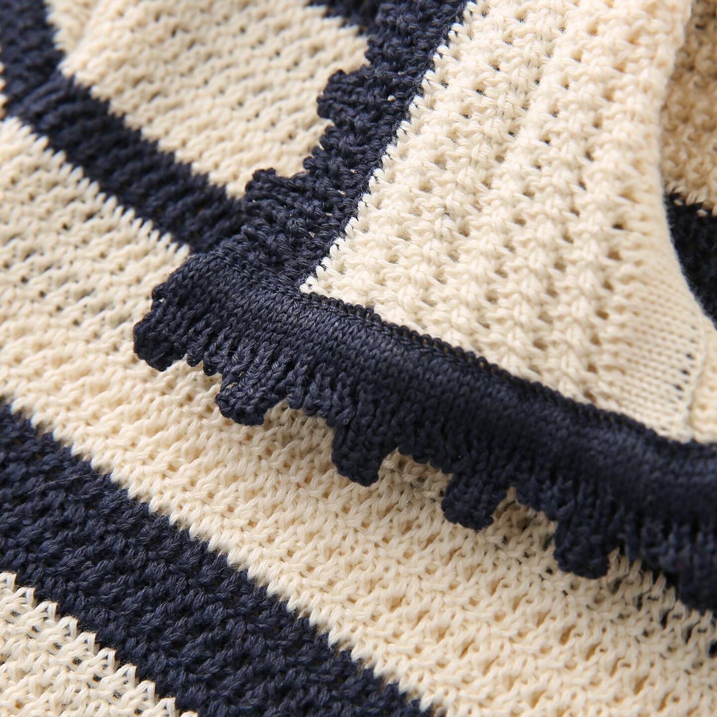 Polo da donna a righe in maglia - Top corto a maniche corte