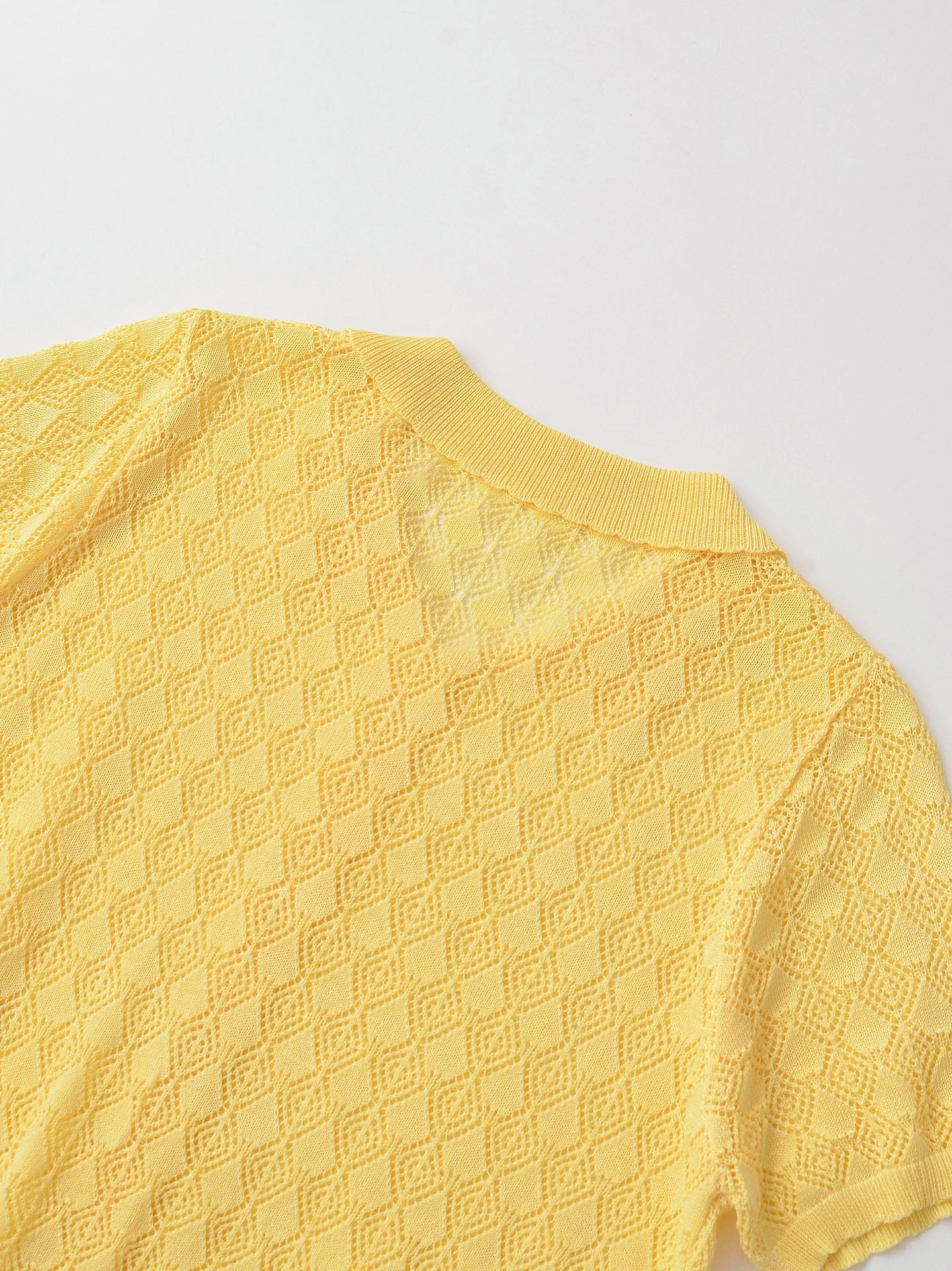 Cardigan polo da donna giallo a maglia aperta, maniche corte
