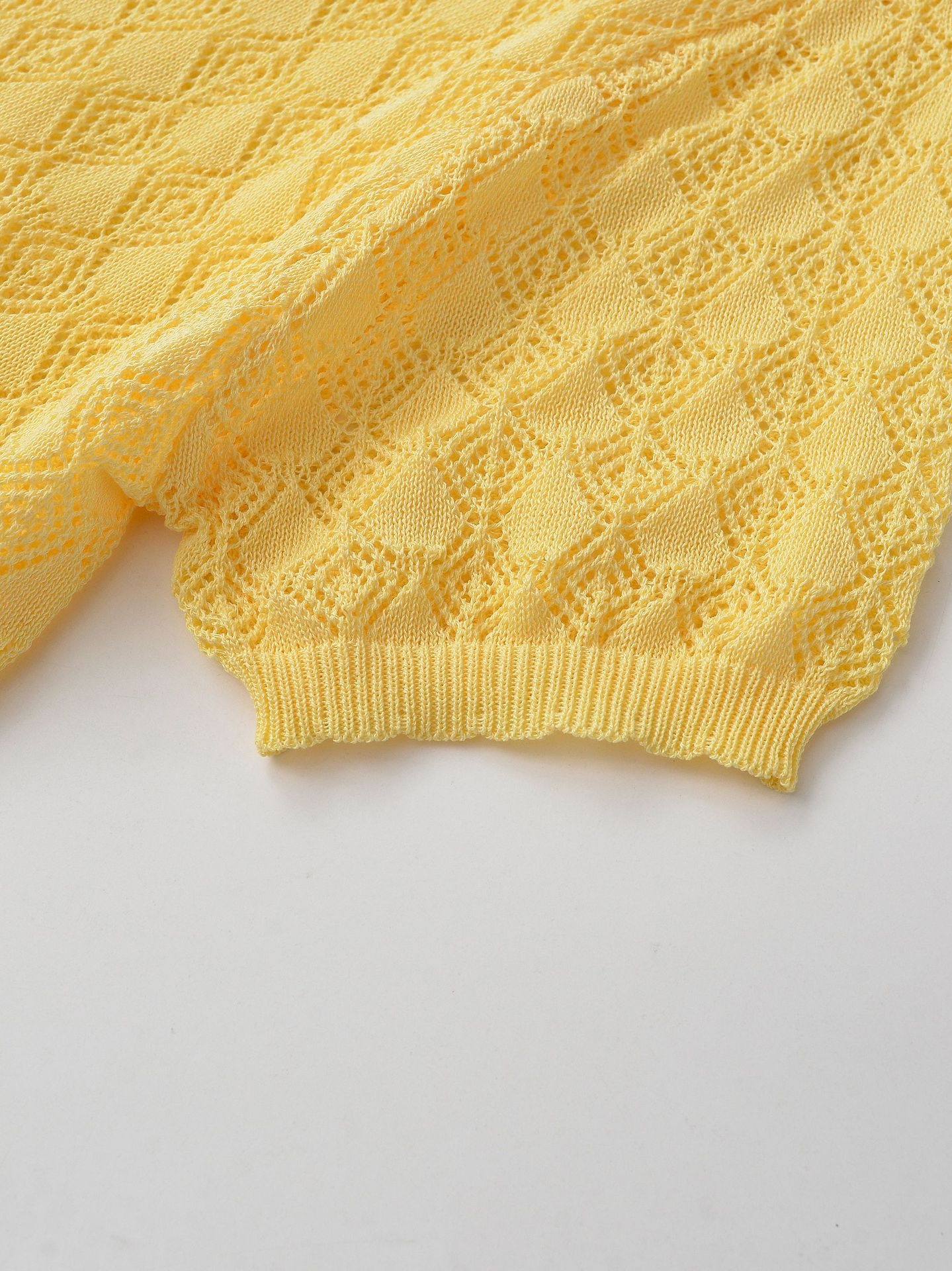 Cardigan polo da donna giallo a maglia aperta, maniche corte