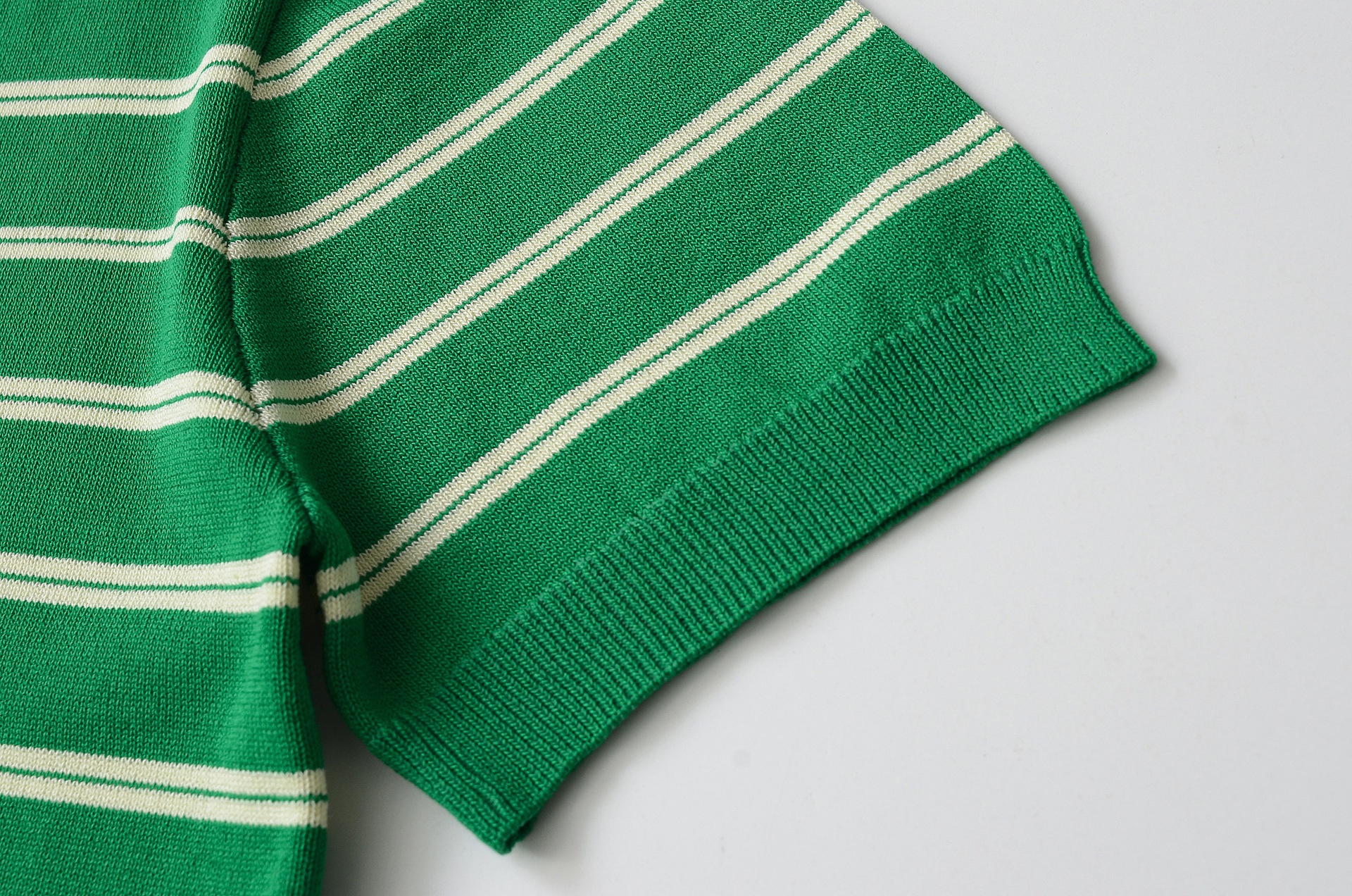 Polo da donna a righe in maglia - Top casual a maniche corte
