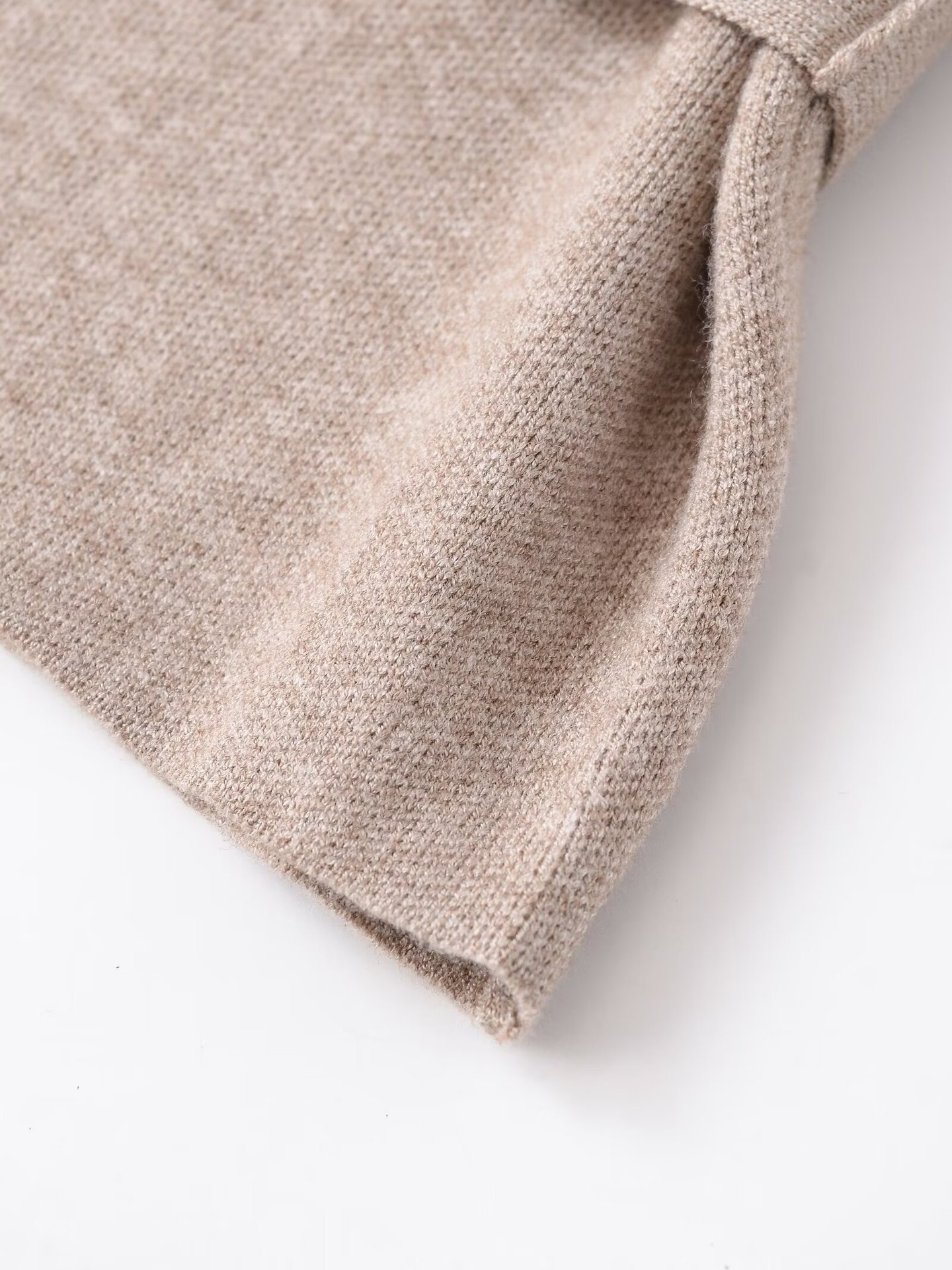 Cardigan beige in maglia con cintura in vita - Maglione a maniche corte
