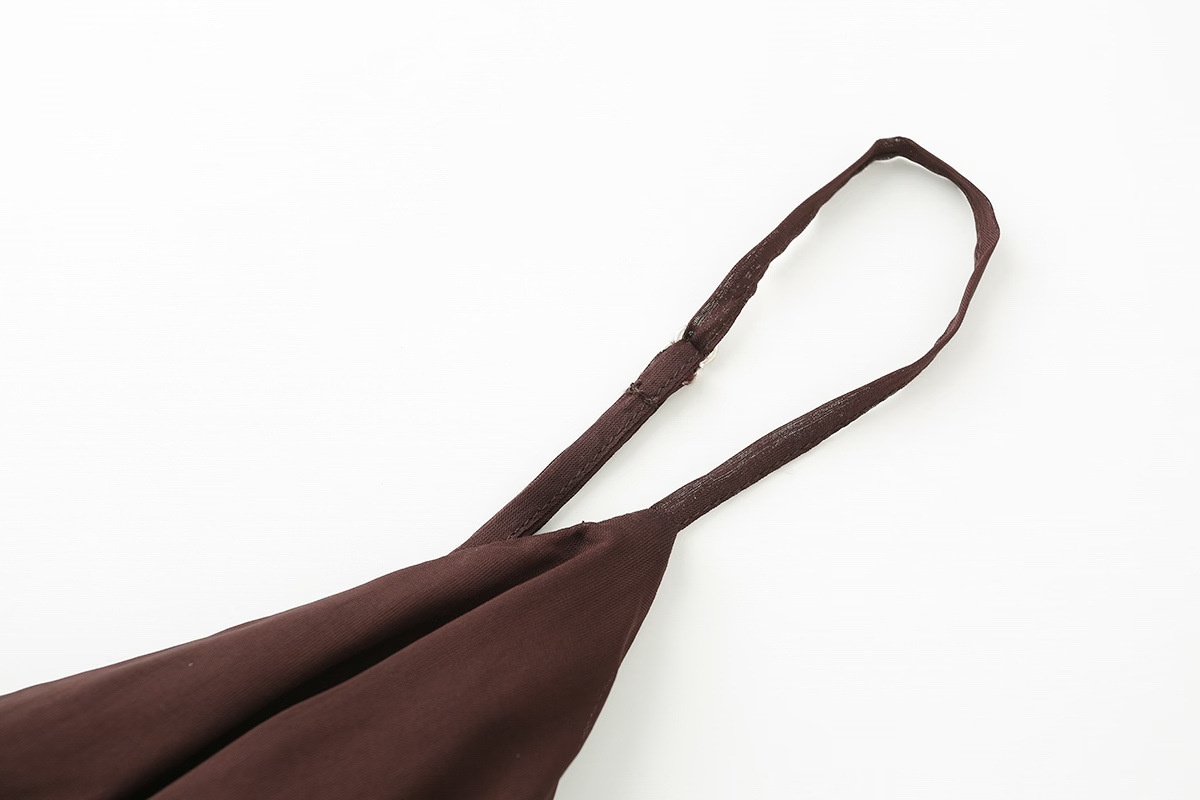 Top babydoll a canotta in chiffon svolazzante con scollo a V e spalline sottili.