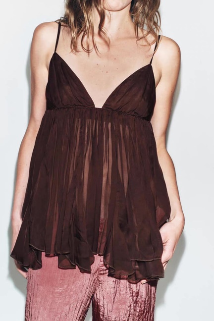 Top babydoll a canotta in chiffon svolazzante con scollo a V e spalline sottili.