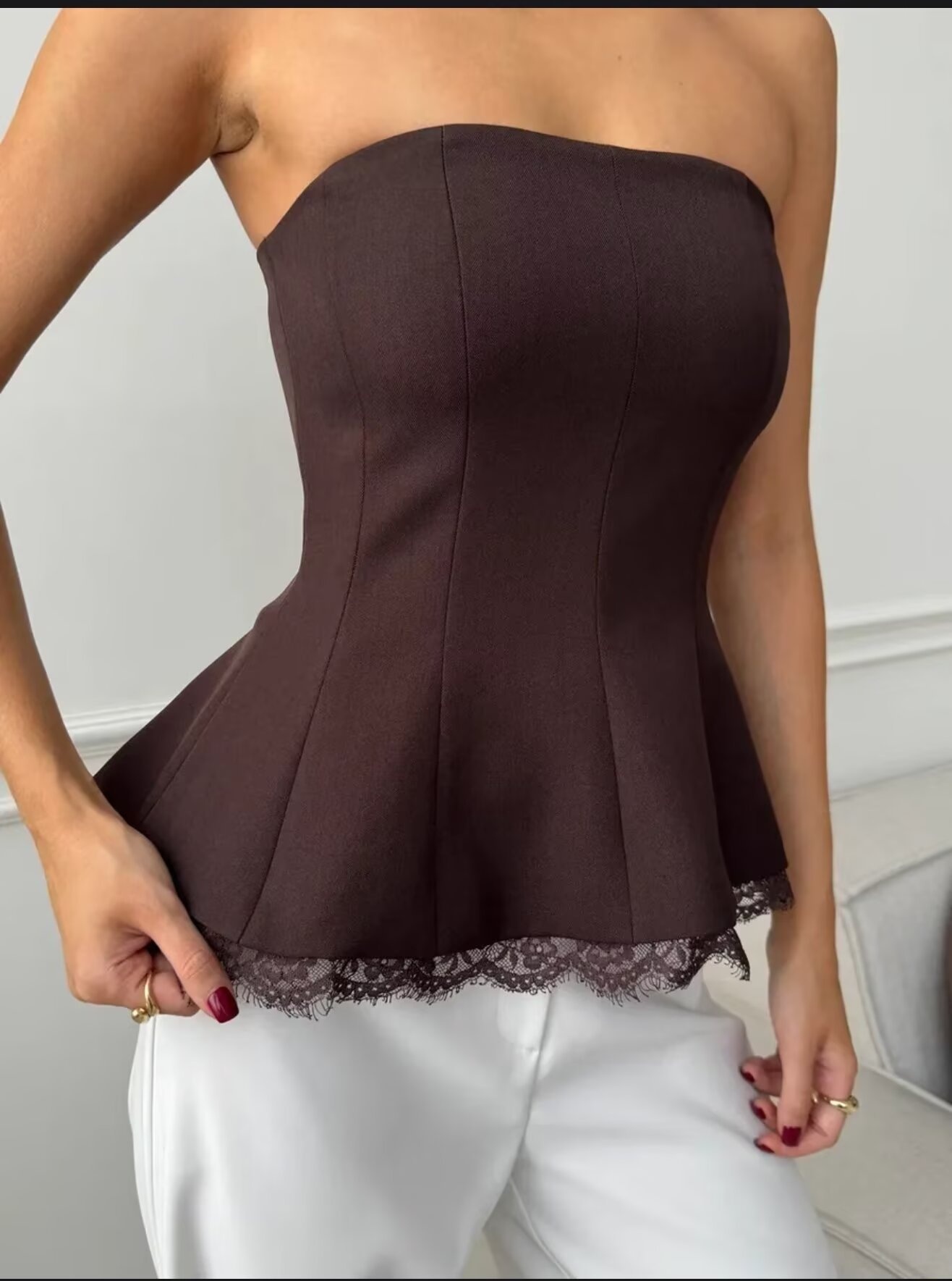 Top peplo senza spalline con bordo in pizzo - Elegante bustier a canotta