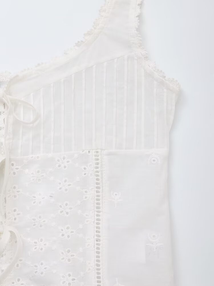 Top corto estivo bianco con occhielli e lacci - Blusa corta