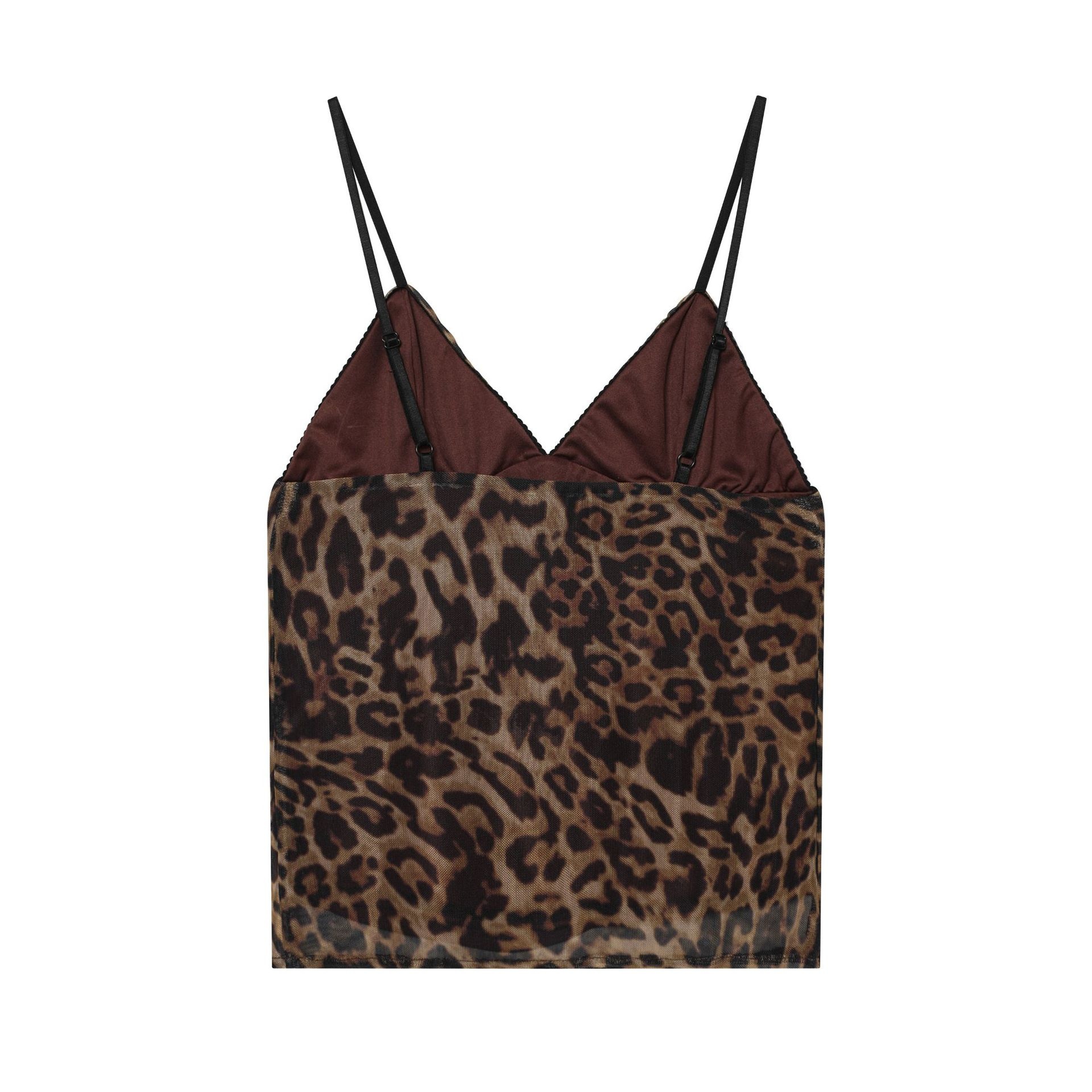 Elegante top a canotta con scollo a V e stampa leopardata.