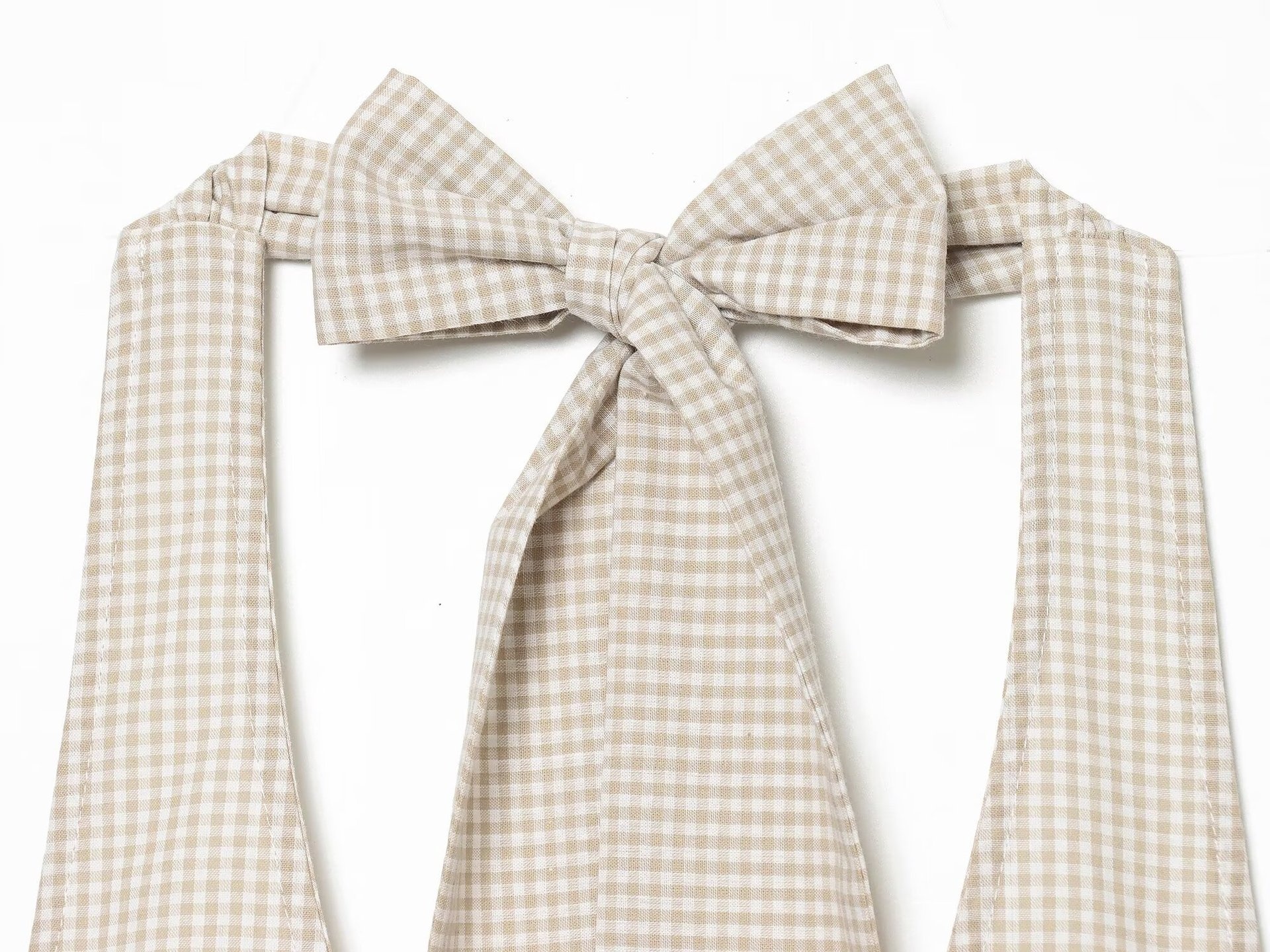 Elegante top a collo alto con volant arricciati - a quadri neri e beige