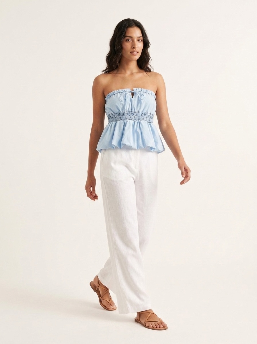 Top peplo senza spalline arricciato color azzurro cielo - Chic e di tendenza
