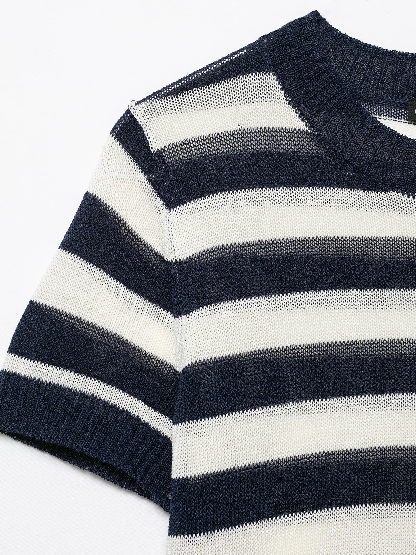 Top da donna a maniche corte in maglia a righe - Casual ed elegante