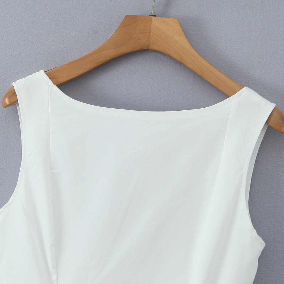 Ärmelloses, gerafftes Damen-Sommerkleid mit schulterfreiem Schnitt, Modell KUN-00150