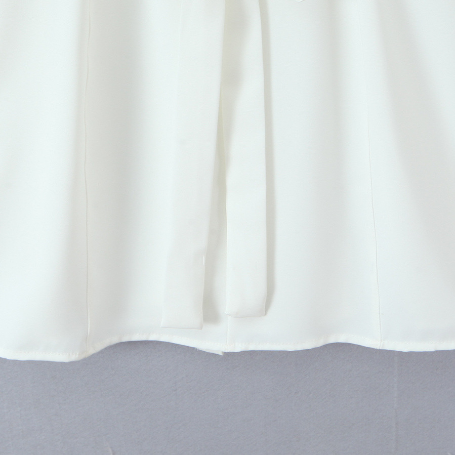 Vestido mini clásico con ribete de encaje y escote cuadrado KUN-00050