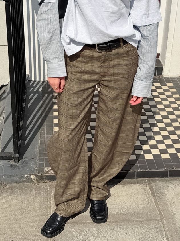 Pantalon à carreaux large et ample pour femme