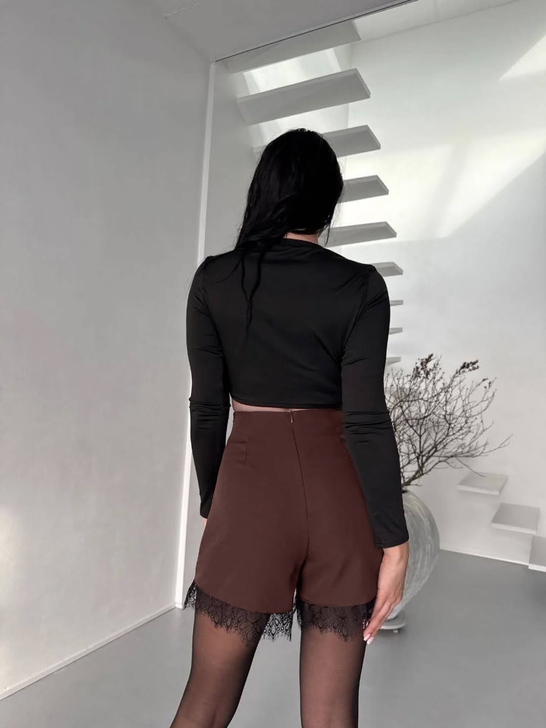 Gonna-pantalone a vita alta con bordo in pizzo