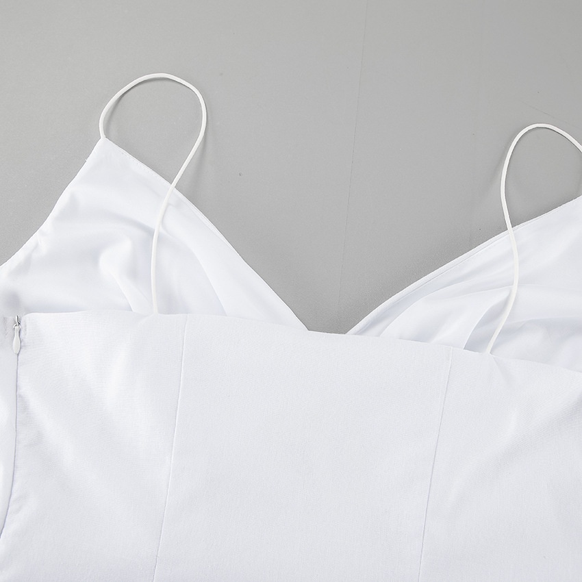 Abito lungo da donna bianco con scollo a V, volant e spalline sottili