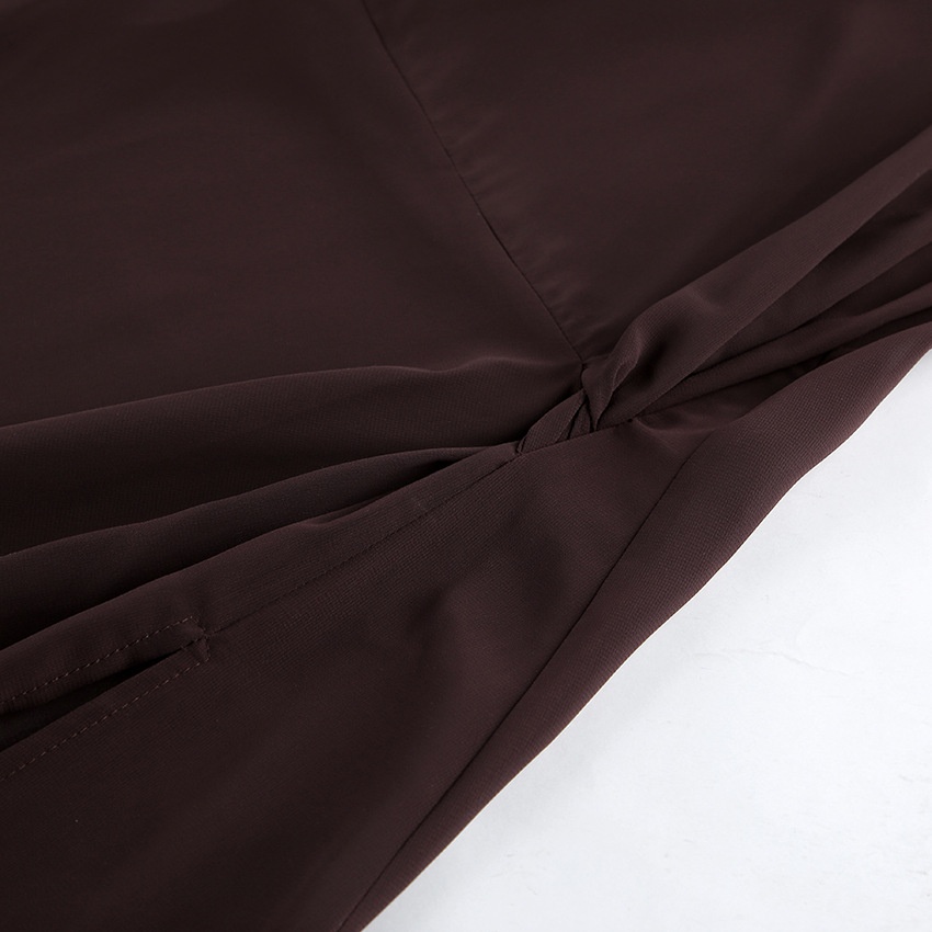 Robe longue transparente avec fente latérale et détail de nœud