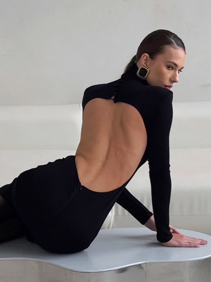 Robe midi noire à col roulé et dos nu - Manches longues