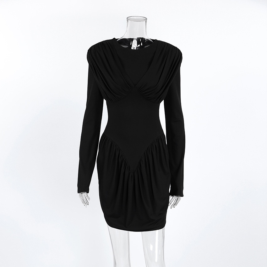 Mini abito da donna nero a maniche lunghe con arricciature
