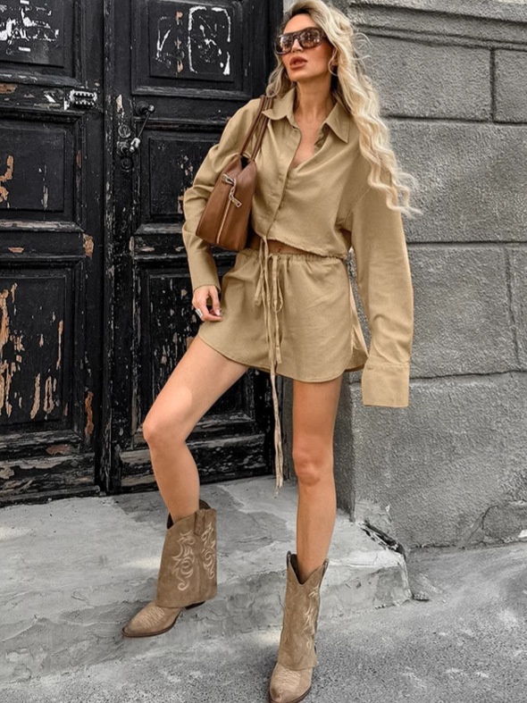 Ensemble deux pièces chemise courte kaki et short à cordon