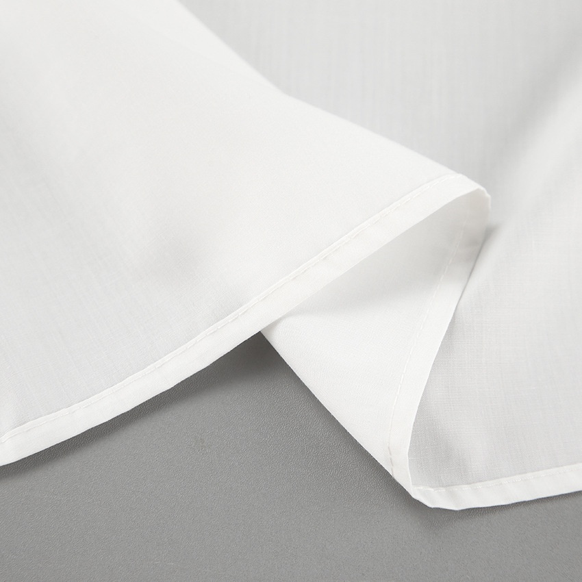 Chemise blanche à manches longues boutonnée avec détail cravate pour femme