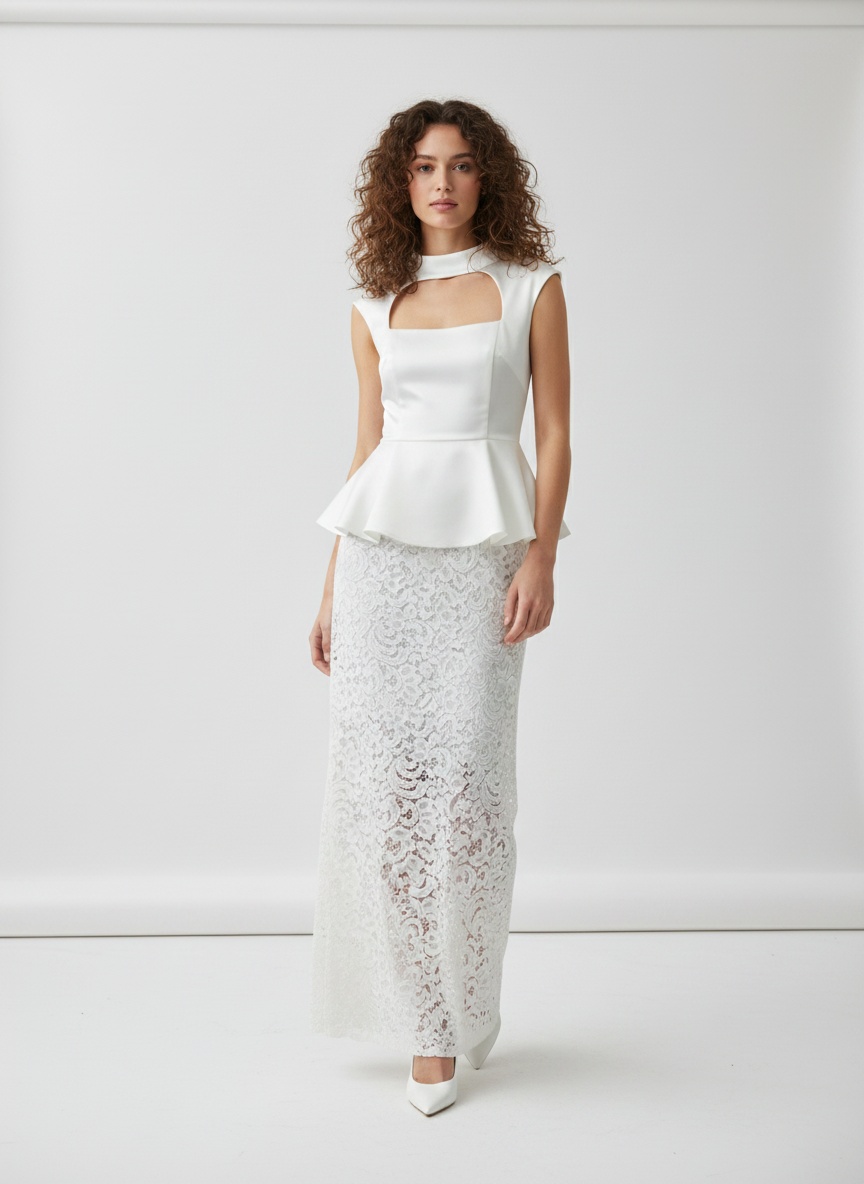 Ensemble haut péplum blanc et pantalon en dentelle - Élégant et chic