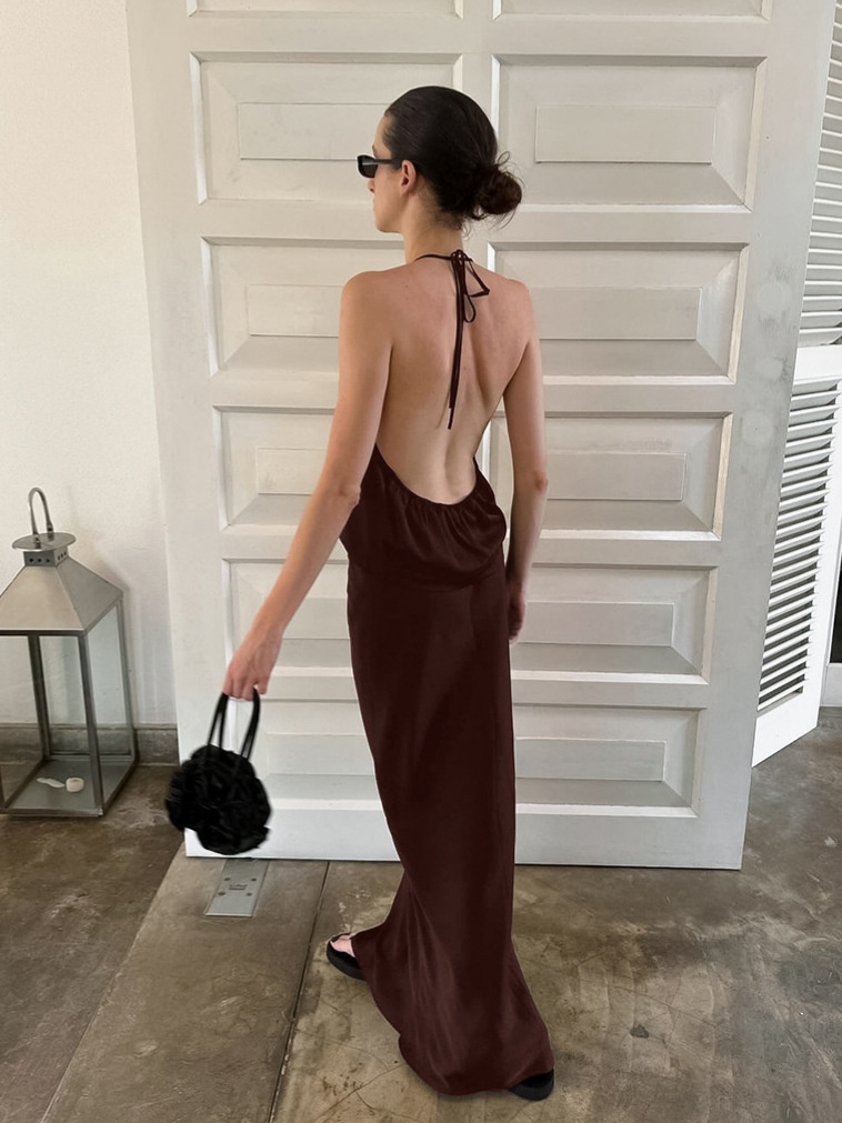 Robe longue élégante dos nu à col halter - Acajou