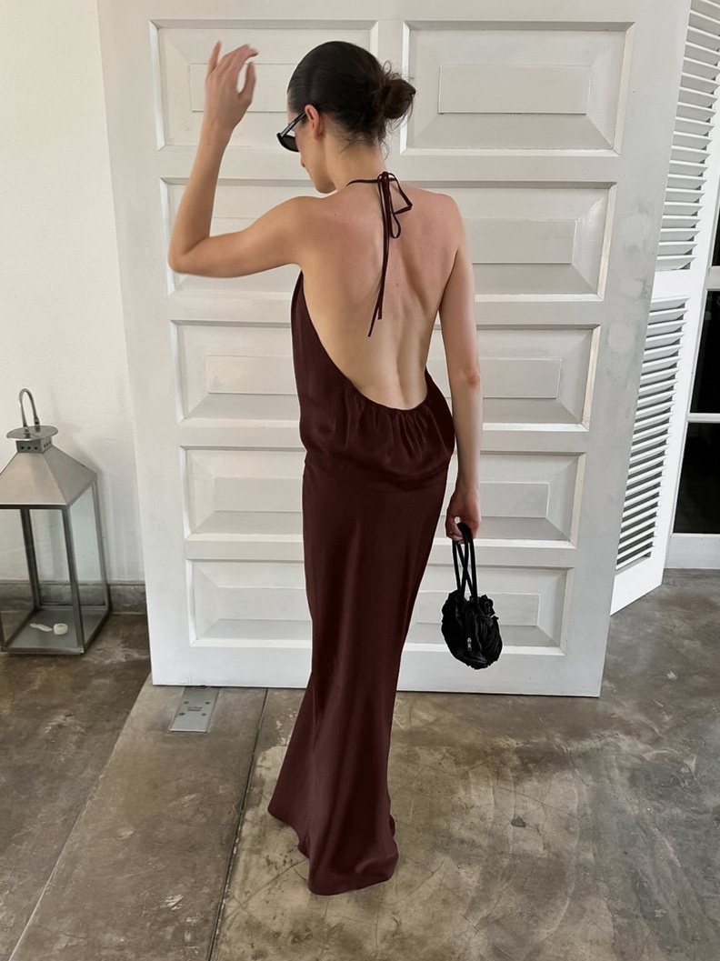 Robe longue élégante dos nu à col halter - Acajou