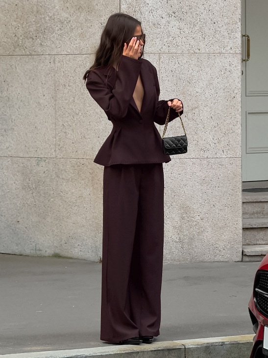 Ensemble blazer péplum marron chocolat et pantalon large pour femme