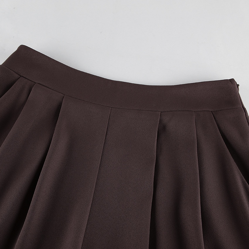 Ensemble chic deux pièces composé d'un crop top et d'un pantalon large