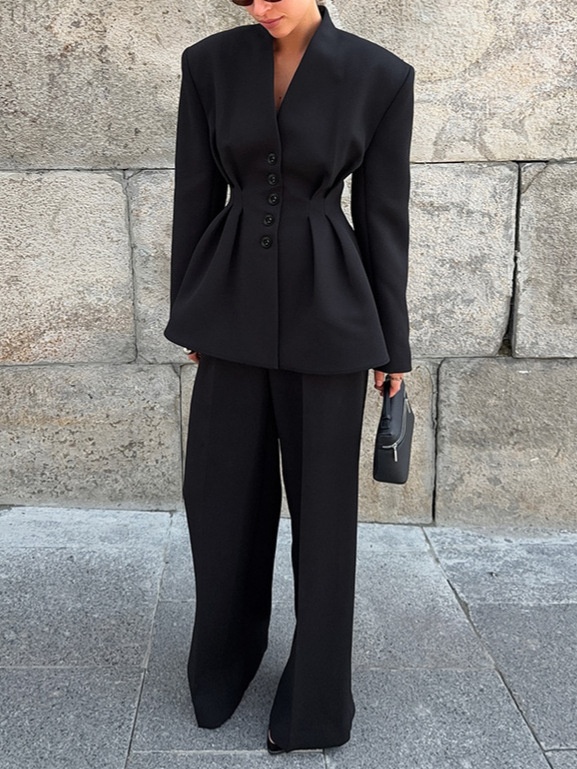 Ensemble tailleur chic noir à basque et pantalon large