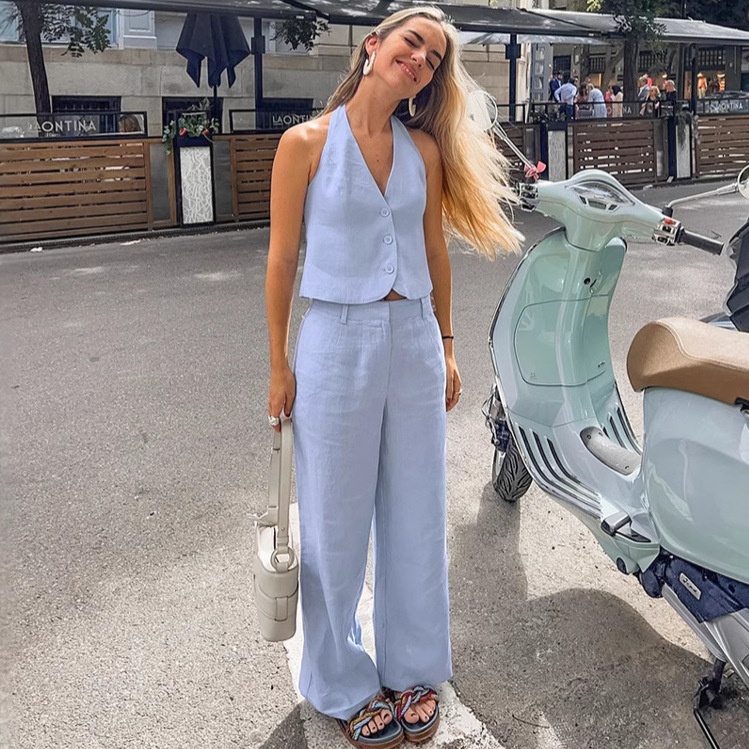Ensemble débardeur dos nu bleu clair et pantalon large