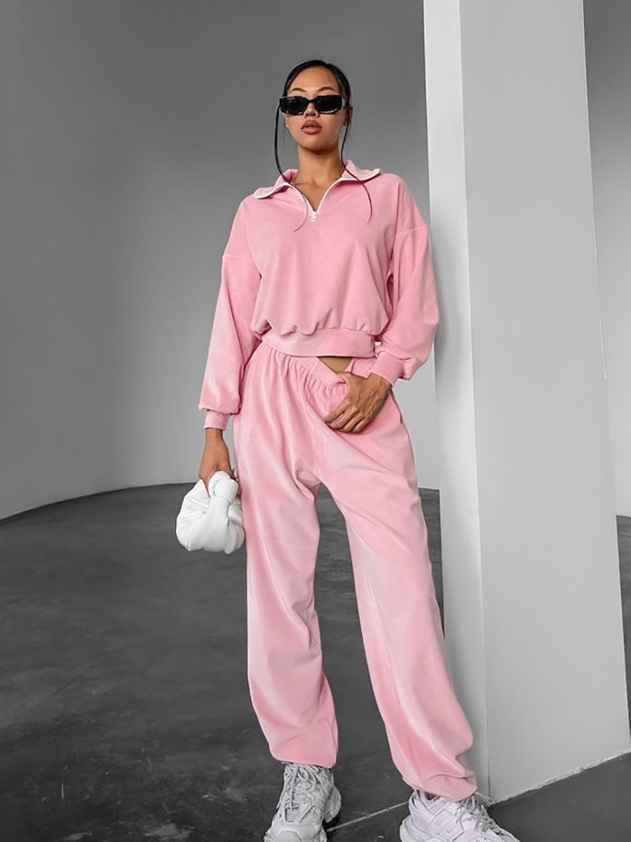 Ensemble de détente rose en velours avec demi-zip - Confortable et chic