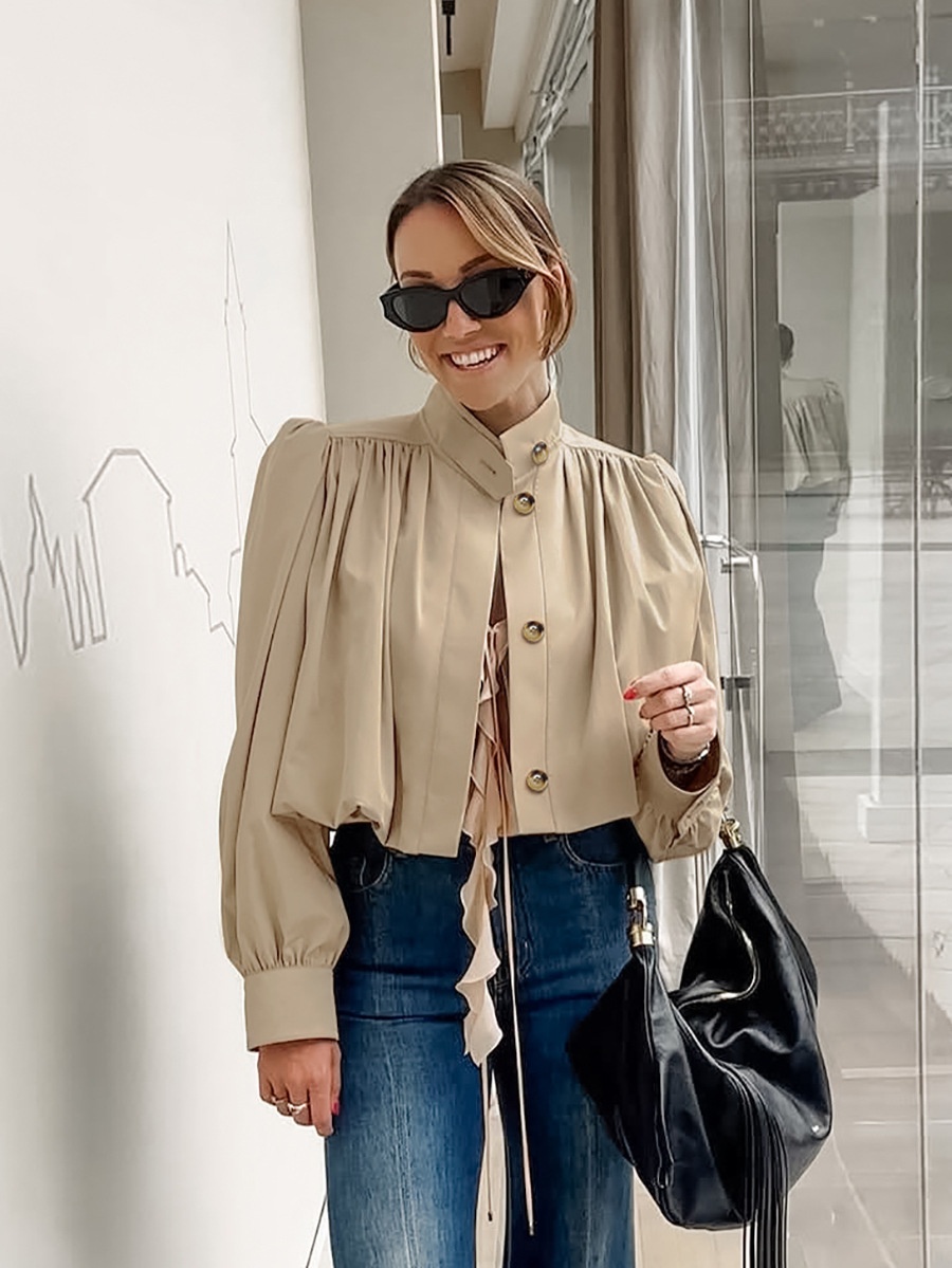 Chemisier court beige chic à manches bouffantes - Haut à col montant