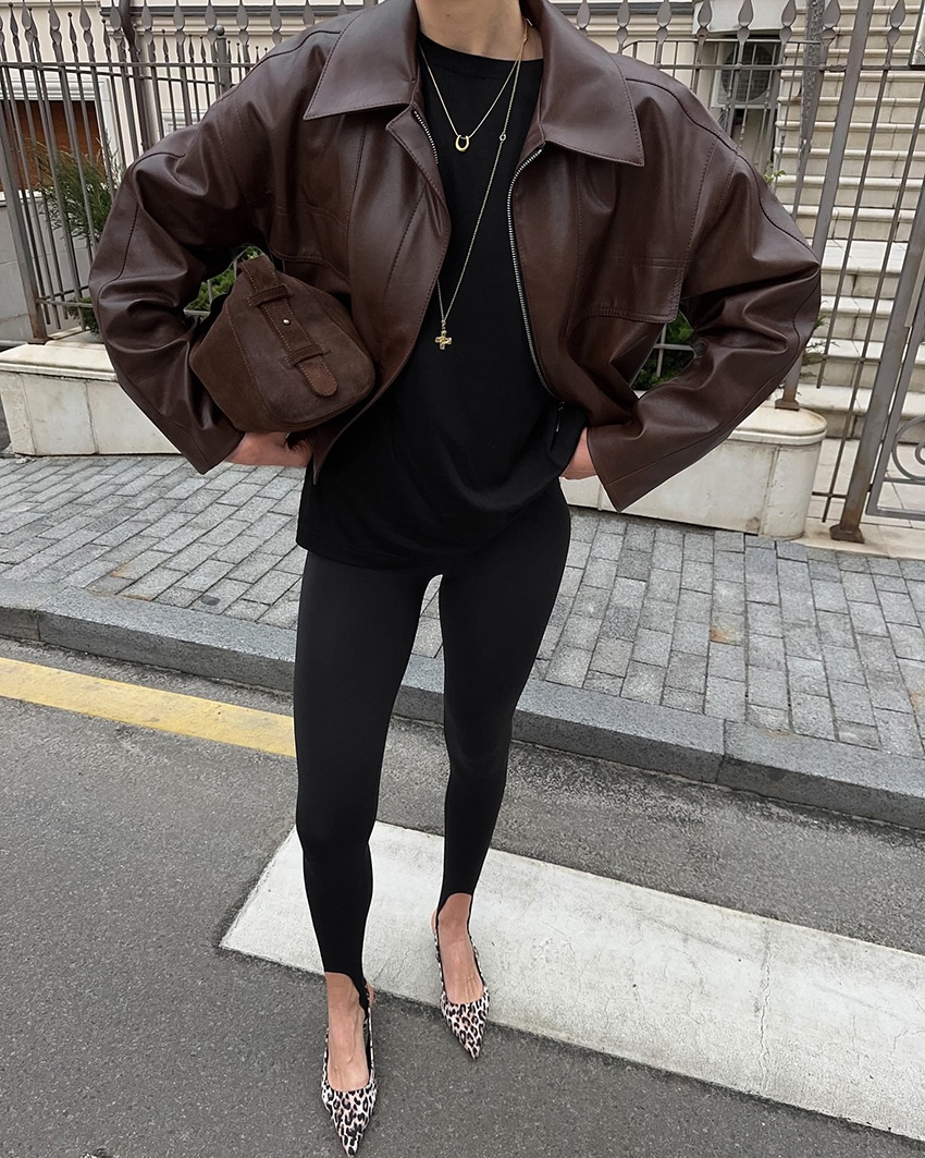 Giacca bomber da donna in similpelle marrone scuro