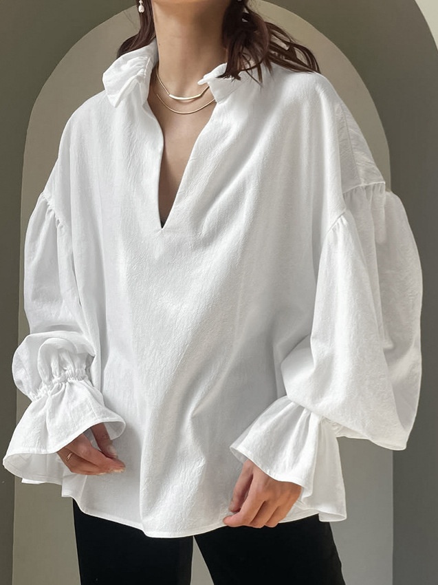 Chemisier blanc à volants, col en V et manches bouffantes pour femme