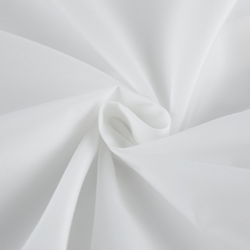 Chemise blanche chic à épaulettes et lacets boutonnés