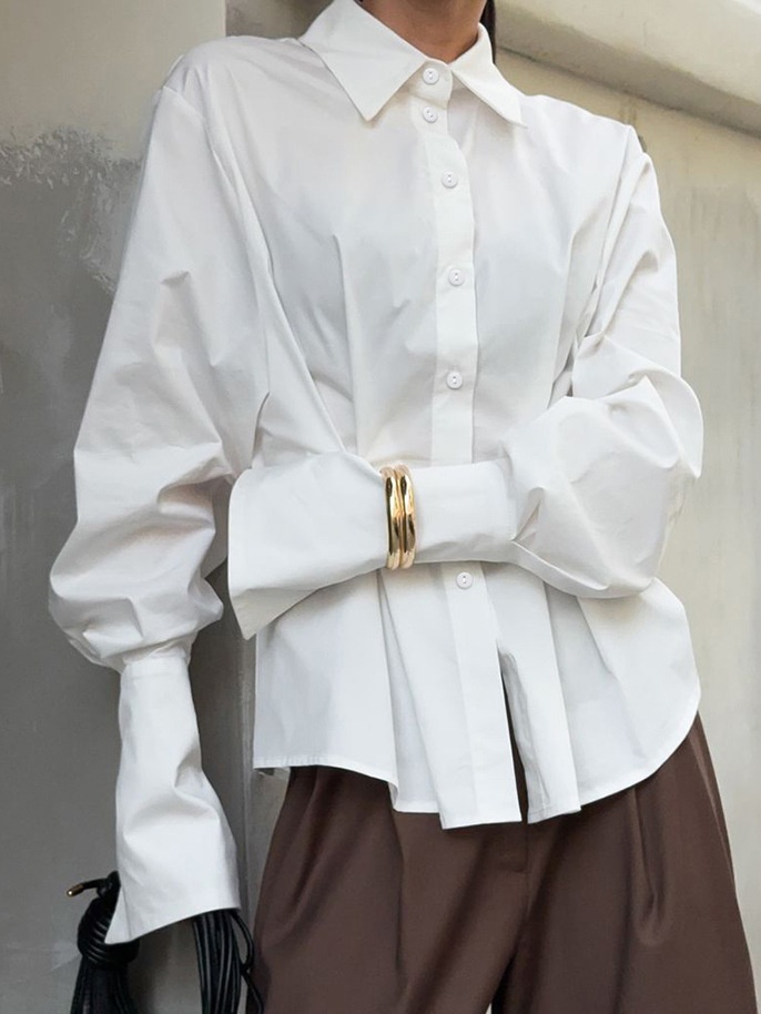 Chemise boutonnée à taille plissée - Chic et moderne