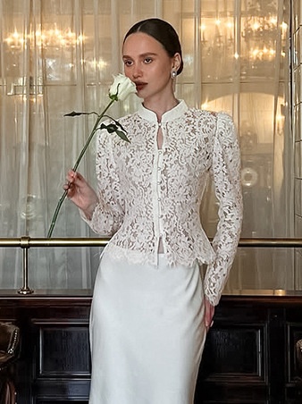 Chemisier élégant en dentelle blanche à col montant - Haut à manches longues