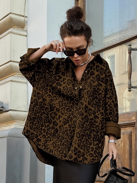 Camicia-giacca da donna oversize con stampa leopardata e bottoni