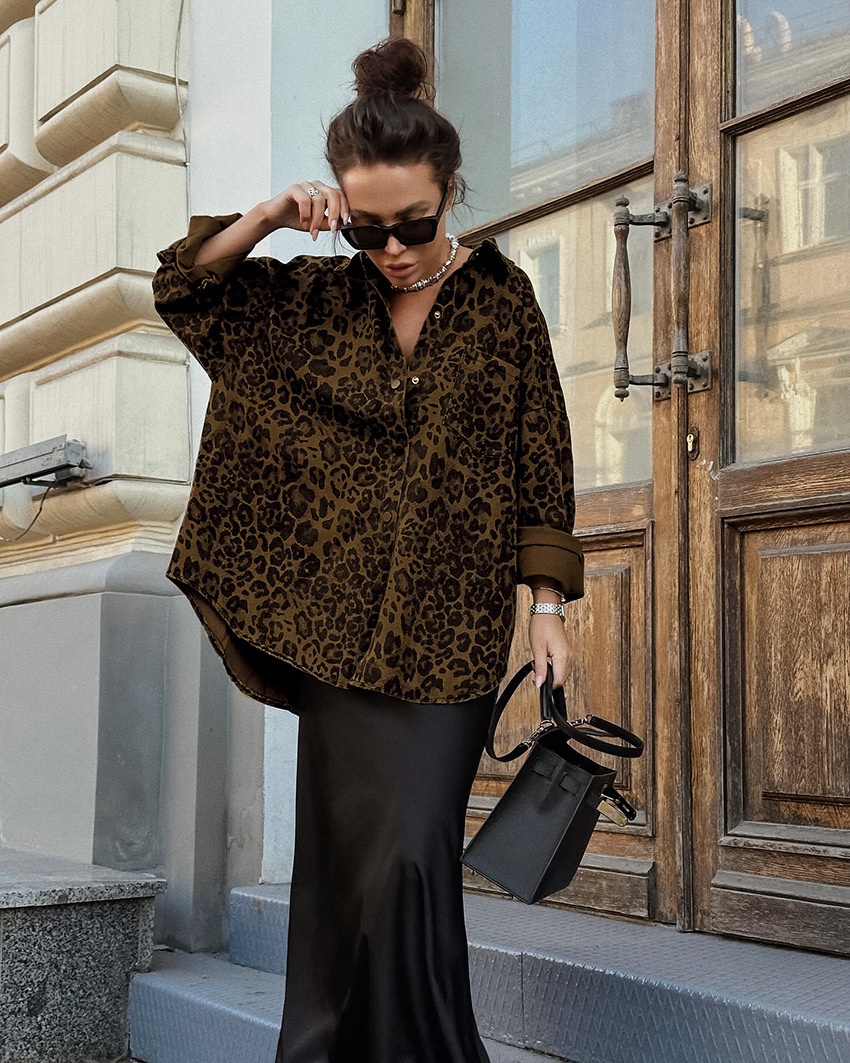 Camicia-giacca da donna oversize con stampa leopardata e bottoni