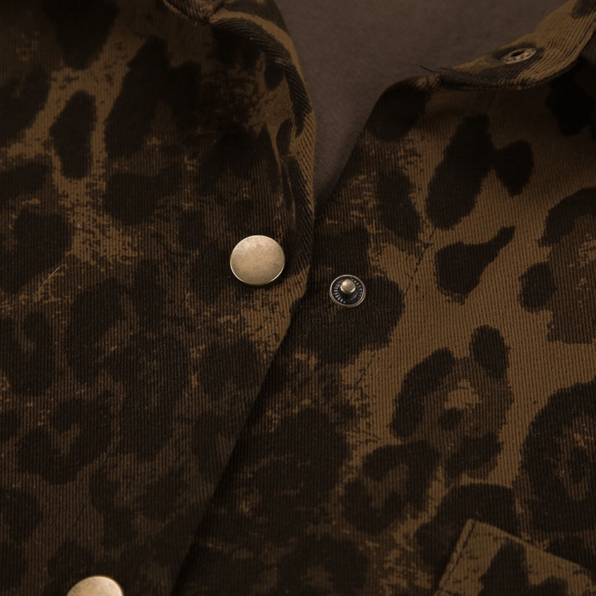 Camicia-giacca da donna oversize con stampa leopardata e bottoni